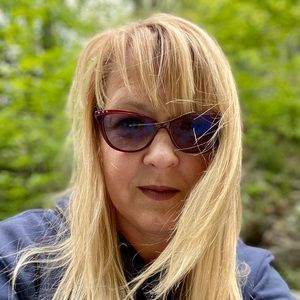 Meet your Posher, Holly